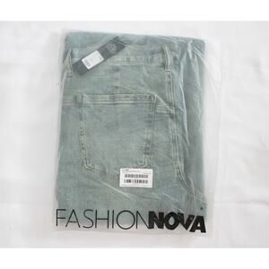 Fashion Nova Shock and Awe Vintage Tinted Baggy Jeans Size 13 NWT Blue Wash
